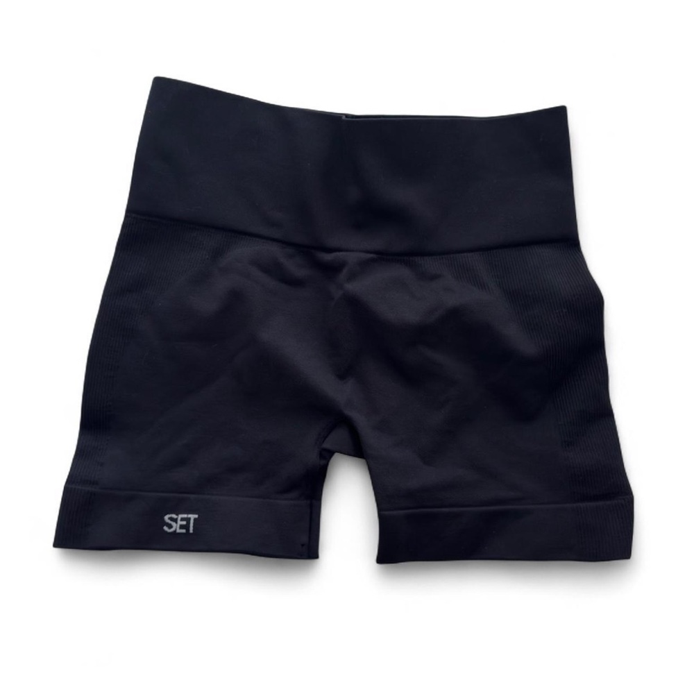 Black SET active shorts